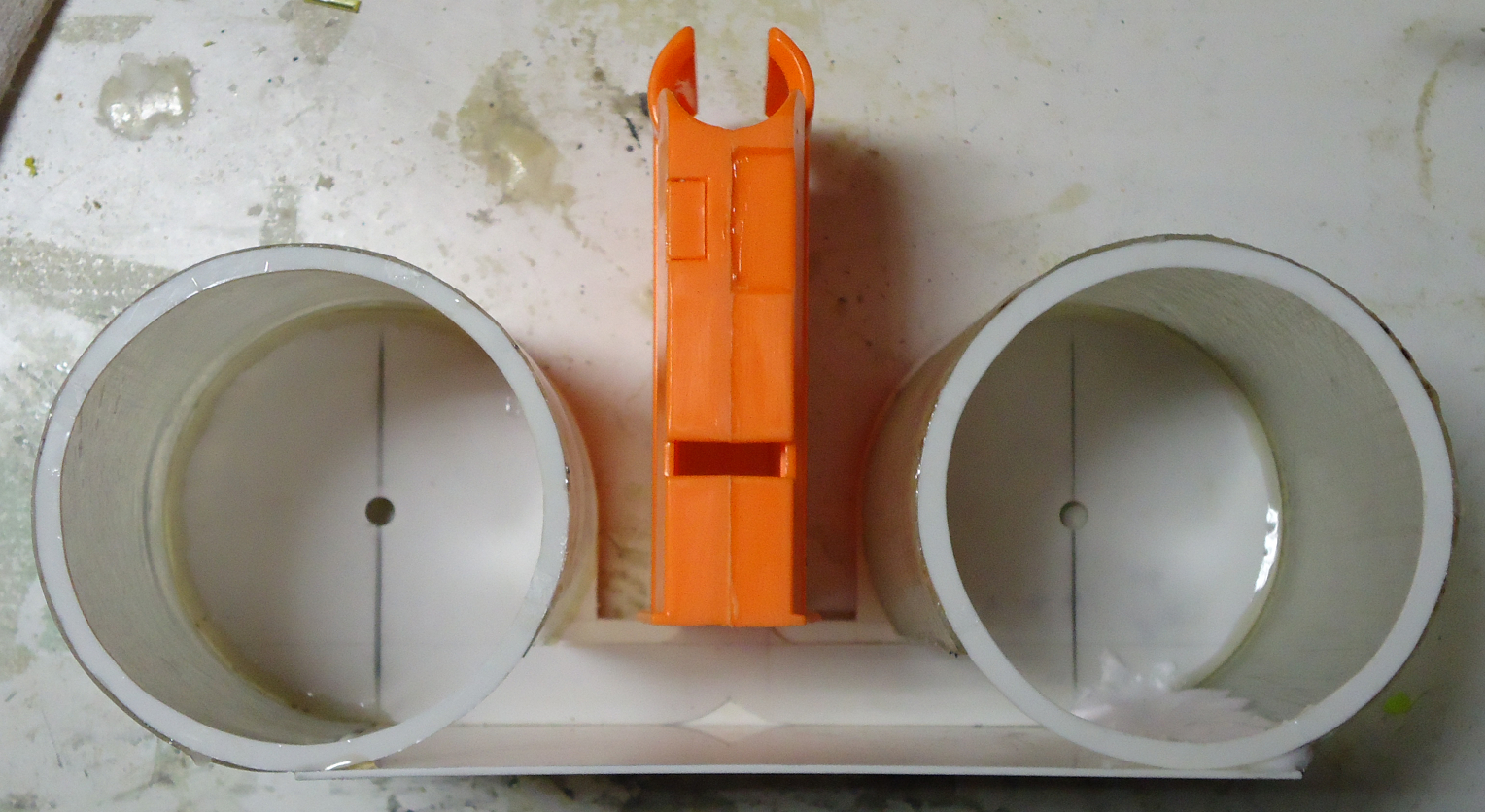 Abgeschnittenes 6er Magazin als Adapter zum Blaster