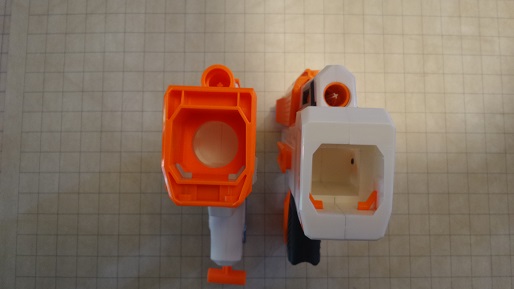 Der Anschluss der beiden Schulterstützen mit Einbaublaster.