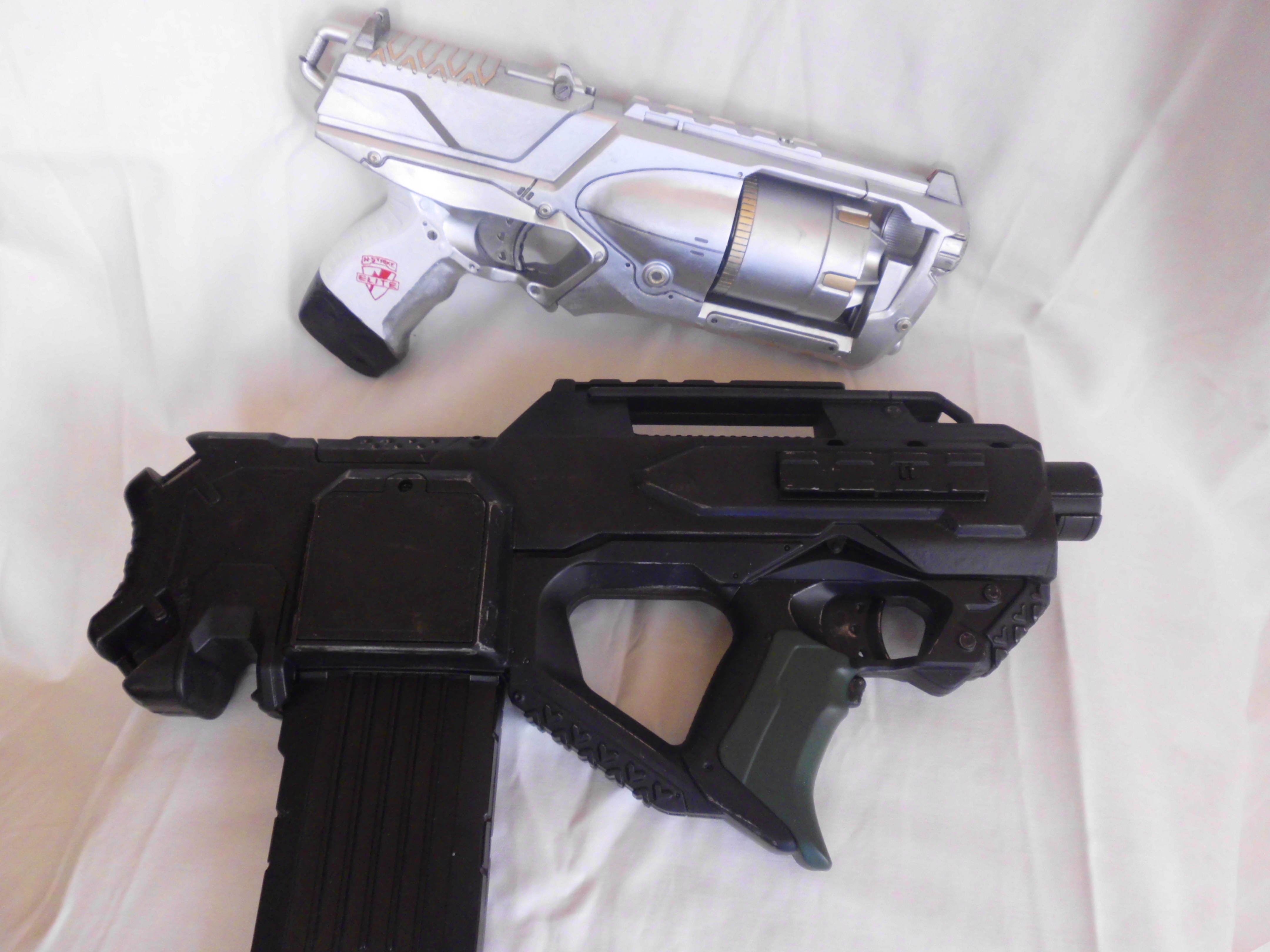 Nerf Strongarm:
N&J Arm Model Decapitator

Nerf Rayven:
N&J Arms Model TAR (Tactical Assault Rifle) mit Tim Taylor Mod